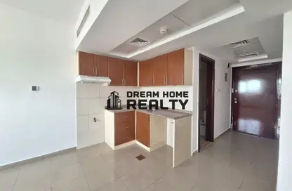 Apartment - Studio - 1 Bathroom for rent in Al Khan Corniche - Al Khan - Sharjah