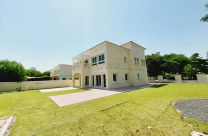 Villa - 2 Bedrooms - 4 Bathrooms for rent in District 8Q - Jumeirah Village Triangle - Dubai
