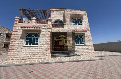 فيلا - 5 غرف نوم - 7 حمامات للايجار في الخالدية - العين