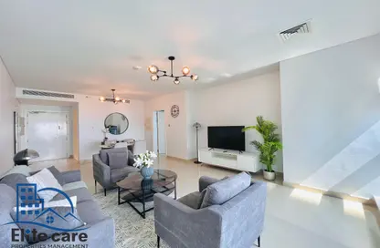 Apartment - 2 Bedrooms - 3 Bathrooms for rent in Etihad Towers - Corniche Road - Abu Dhabi