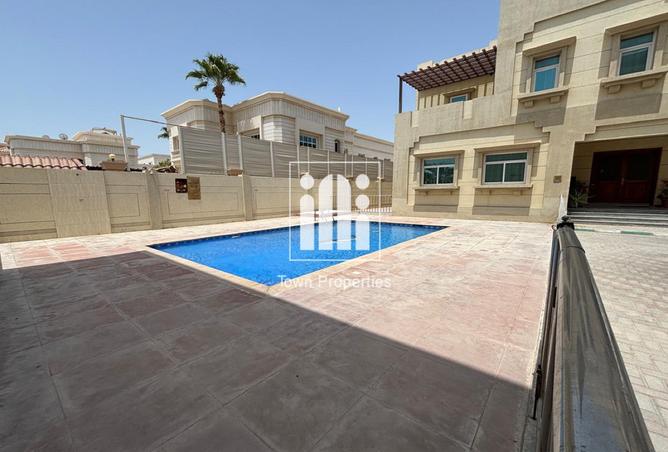 Private Parking | 3BR+ Maid Villa | Shared Pool