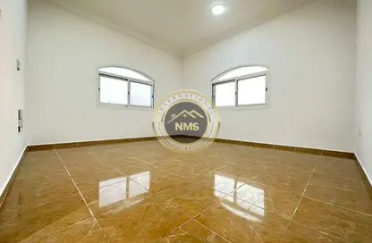 Apartment - Studio - 1 Bathroom for rent in Al Mushrif Villas - Al Mushrif - Abu Dhabi