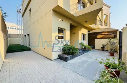 Villa - 5 Bedrooms - 6 Bathrooms for rent in Jumeirah 1 Villas - Jumeirah 1 - Jumeirah - Dubai