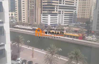 مركز أعمال - استوديو - 2 حمامات للايجار في برج الوليد - القصباء - الشارقة