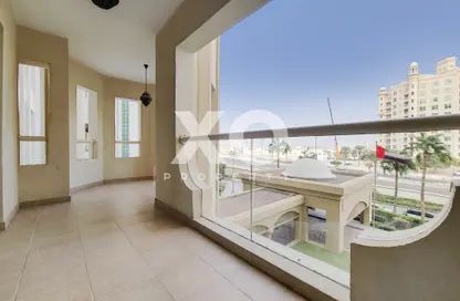 Balcony image for: Apartment - 2 Bedrooms - 3 Bathrooms for rent in Al Tamr - Shoreline Apartments - Palm Jumeirah - Dubai, Image 1