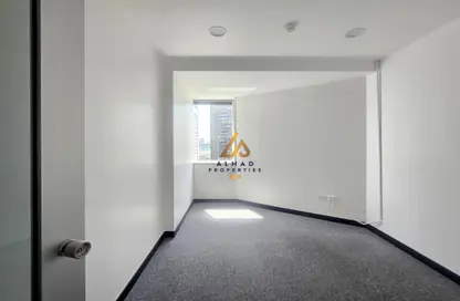 Office Space - Studio for rent in Sheikh Zayed Road - Dubai
