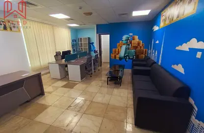 Office Space - Studio - 1 Bathroom for rent in Al Khabisi - Deira - Dubai