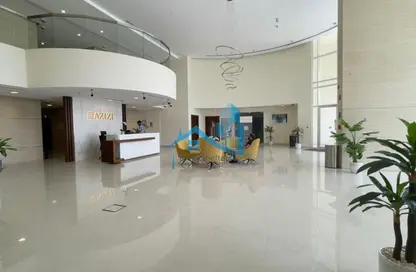 شقة - 2 غرف نوم - 3 حمامات للبيع في عزيزي بلازا - الفرجان - دبي
