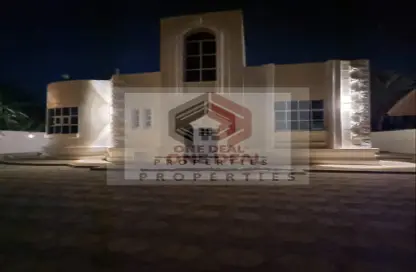 Villa - 3 Bedrooms - 4 Bathrooms for rent in Falaj Hazzaa - Al Ain