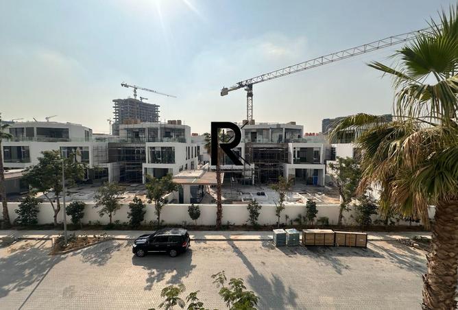 Single Row | Ready to move in | G+3 | Sunrise view