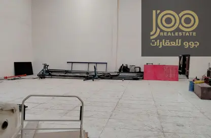 مستودع - استوديو - 1 حمام للايجار في أم الثعوب - أم القيوين