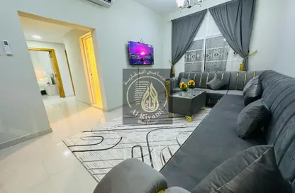 شقة - 2 غرف نوم - 2 حمامات للايجار في برج الكورنيش - طريق كورنيش عجمان - عجمان