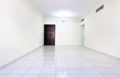 شقة - 2 غرف نوم - 2 حمامات للايجار في منخول - بر دبي - دبي