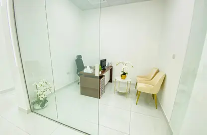 Office Space - Studio - 1 Bathroom for rent in Red Avenue - Al Garhoud - Dubai