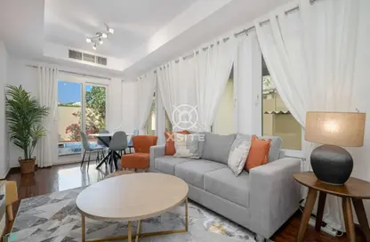 تاون هاوس - 2 غرف نوم - 3 حمامات للايجار في الينابيع 8 - الينابيع - دبي تاون هاوس - 2 غرف نوم - 3 حمامات للايجار في الينابيع 8 - الينابيع - دبي