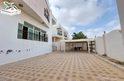 Terrace image for: Villa - 5 Bedrooms - 7 Bathrooms for rent in Al Dafeinah - Asharej - Al Ain, Image 1