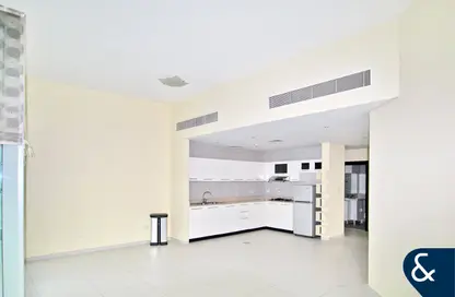Apartment - 2 Bedrooms - 1 Bathroom for rent in Panoramic Tower - Dubai Marina - Dubai