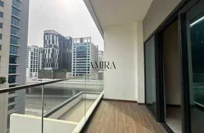 Apartment - Studio - 1 Bathroom for rent in SOL Bay - Business Bay - Dubai