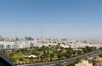 Apartment - 3 Bedrooms - 5 Bathrooms for rent in Crescent Tower 2 - Crescent Towers - Al Khalidiya - Abu Dhabi
