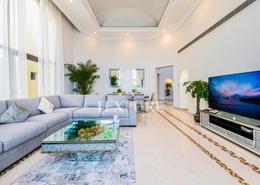 Luxury & Upgraded 5 Bed Villa | Private Beach Access