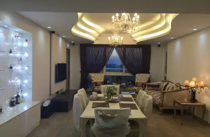 Apartment - 2 Bedrooms - 3 Bathrooms for rent in Marina Residences - Palm Jumeirah - Dubai