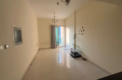 شقة - 1 حمام للايجار في مساكن النخبة رقم 1 - مساكن النخبة الرياضية - مدينة دبي الرياضية - دبي