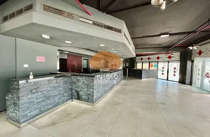 Shop - Studio for rent in Jumeirah Lake Towers - Dubai