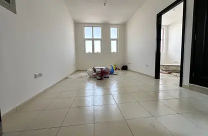 شقة - غرفة نوم - 2 حمامات للايجار في شارع النجدة - أبوظبي