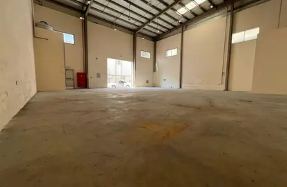 مستودع - استوديو - 1 حمام للايجار في أم درع - أم القيوين