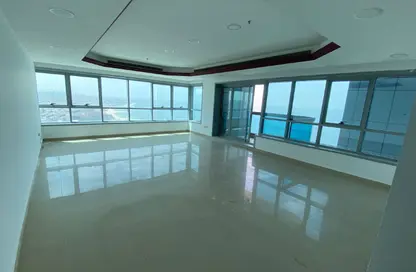 Apartment - 2 Bedrooms - 2 Bathrooms for rent in Corniche Tower - Ajman Corniche Road - Ajman