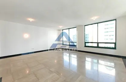 Apartment - 3 Bedrooms - 4 Bathrooms for rent in Hamdan Street - Abu Dhabi