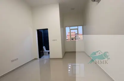 شقة - 2 غرف نوم - 4 حمامات للايجار في مدينة الرياض - أبوظبي