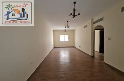 شقة - غرفة نوم - 2 حمامات للايجار في الثاني مويلح - تجارية مويلح - الشارقة