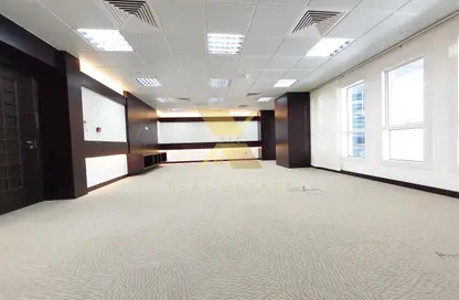 Office Space - Studio - 2 Bathrooms for rent in Cornich Al Khalidiya - Al Khalidiya - Abu Dhabi