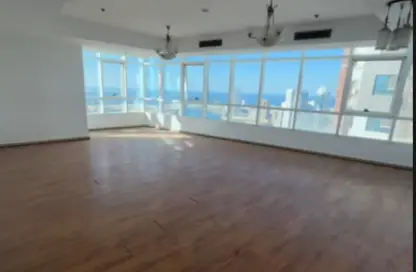 Apartment - 4 Bedrooms - 7 Bathrooms for rent in Beach Tower 2 - Al Khan Lagoon - Al Khan - Sharjah