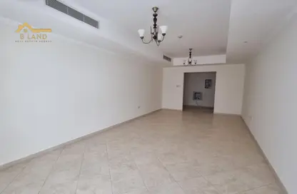 شقة - 2 غرف نوم - 3 حمامات للايجار في شارع التعاون الجديد - التعاون - الشارقة شقة - 2 غرف نوم - 3 حمامات للايجار في شارع التعاون الجديد - التعاون - الشارقة