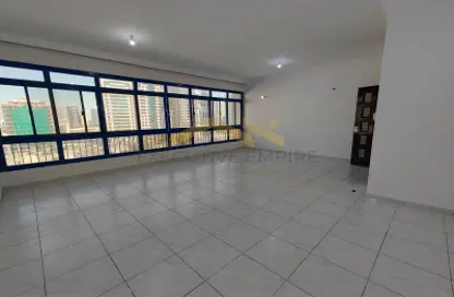 Apartment - 3 Bedrooms - 3 Bathrooms for rent in Al Istiqlal Street - Al Khalidiya - Abu Dhabi