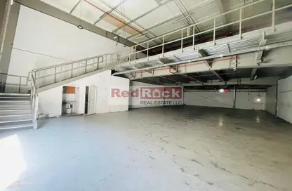 Warehouse - Studio - 2 Bathrooms for rent in RAS - Umm Ramool - Dubai