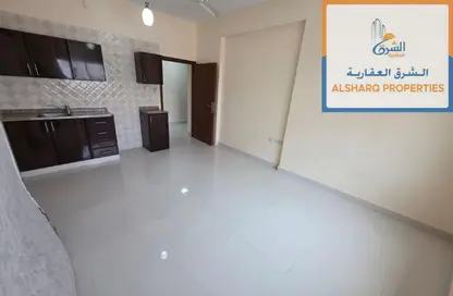 شقة - 1 حمام للايجار في مساكن كورنيش عجمان - طريق كورنيش عجمان - عجمان