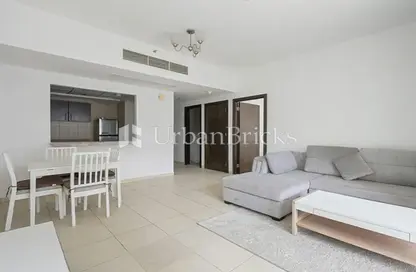 Apartment - 1 Bedroom - 2 Bathrooms for rent in The Point - Dubai Marina - Dubai