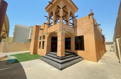 فيلا - 2 غرف نوم - 4 حمامات للايجار في مركز محمد بن زايد - مدينة محمد بن زايد - أبوظبي