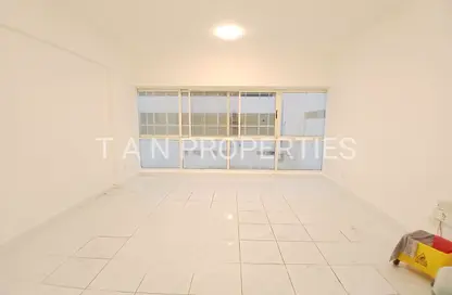 شقة - غرفة نوم - 1 حمام للايجار في مبنى منخول - منخول - بر دبي - دبي شقة - غرفة نوم - 1 حمام للايجار في مبنى منخول - منخول - بر دبي - دبي