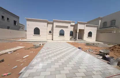 فيلا - 3 غرف نوم - 5 حمامات للايجار في الرفاع - رأس الخيمة