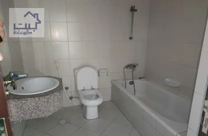 Apartment - 2 Bedrooms - 3 Bathrooms for rent in Corniche Tower - Ajman Corniche Road - Ajman