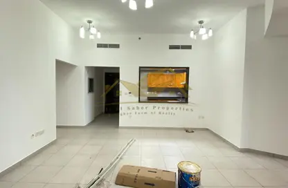 Apartment - 2 Bedrooms - 2 Bathrooms for rent in Blue Tower - Sheikh Zayed Road - Dubai