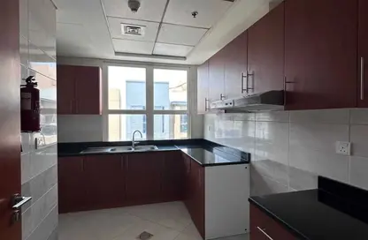 Apartment - 2 Bedrooms - 3 Bathrooms for rent in Sharaf DG Building - Al Karama - Dubai