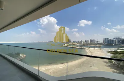 Balcony image for: Apartment - 2 Bedrooms - 4 Bathrooms for rent in Al Dana - Al Raha Beach - Abu Dhabi, Image 1