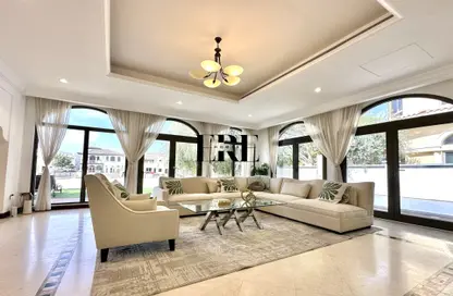 Villa - 5 Bedrooms - 7 Bathrooms for rent in Garden Homes Frond P - Garden Homes - Palm Jumeirah - Dubai