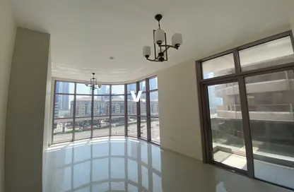 شقة - غرفة نوم - 2 حمامات للايجار في اي اي تاور - شارع الشيخ زايد - دبي