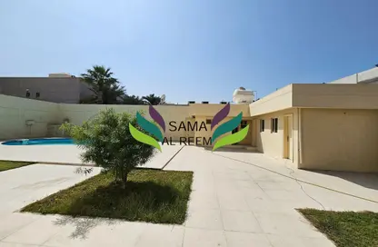 Villa - 5 Bedrooms - 6 Bathrooms for rent in Jumeirah 1 Villas - Jumeirah 1 - Jumeirah - Dubai